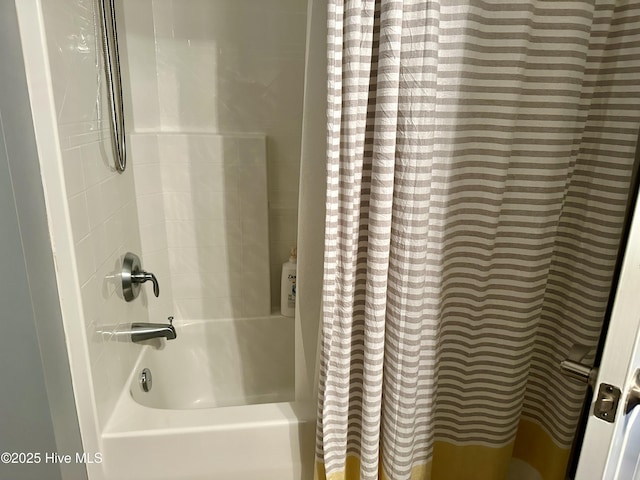 bathroom featuring shower / tub combo