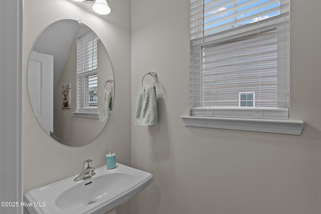 bathroom featuring sink