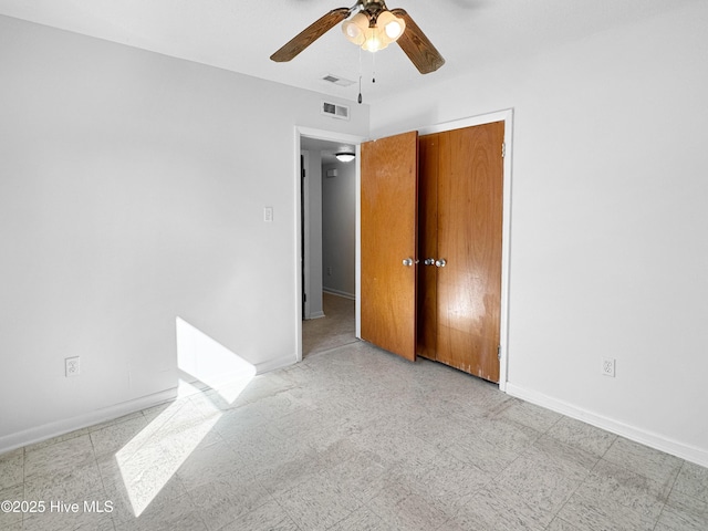 empty room with ceiling fan