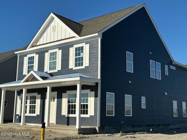 view of front facade with covered porch