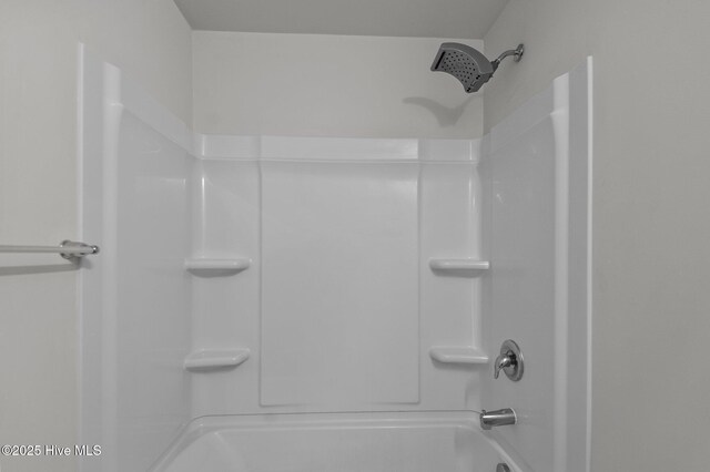 135 Chase Dr, Snow Hill, NC 28580 - empty room featuring visible vents, carpet flooring, and baseboards