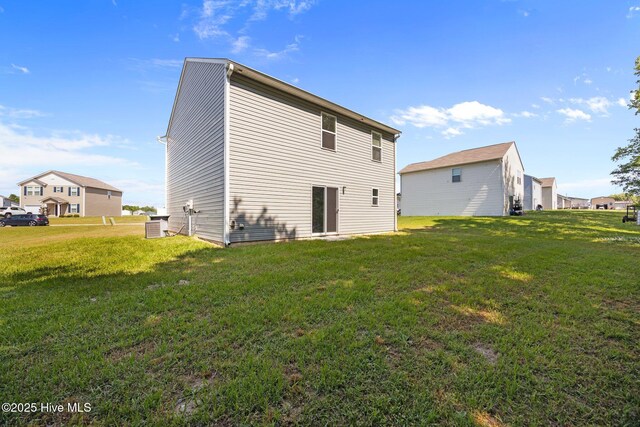 135 Chase Dr, Snow Hill, NC 28580 - unfurnished room with baseboards, carpet flooring, and visible vents