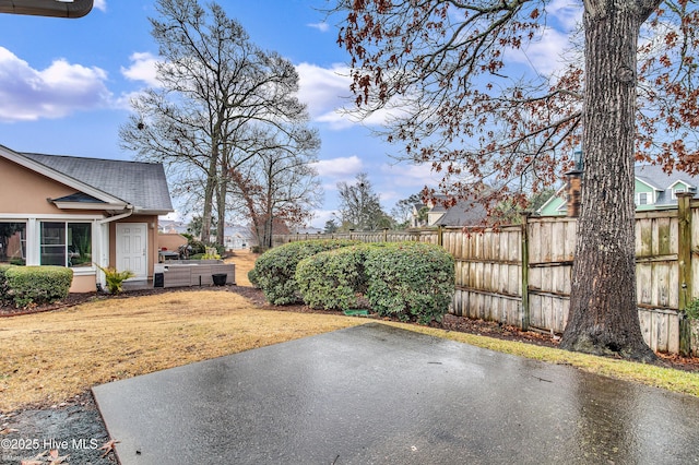 view of yard with a patio