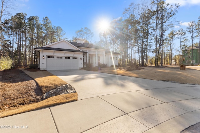 view of front facade featuring a garage