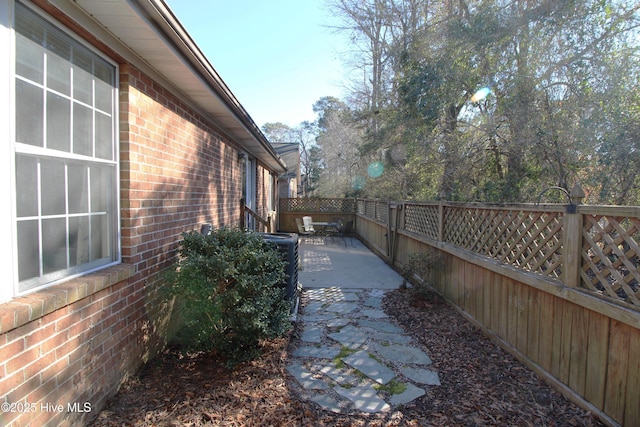 view of yard with a patio area