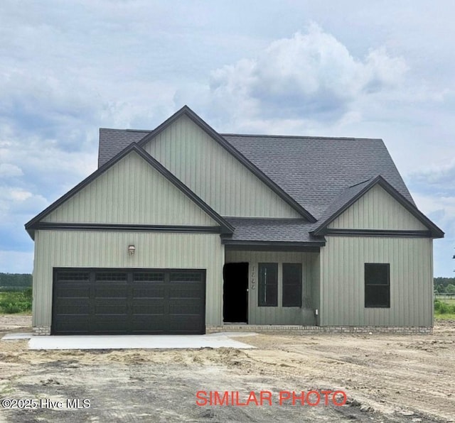 view of front facade featuring a garage