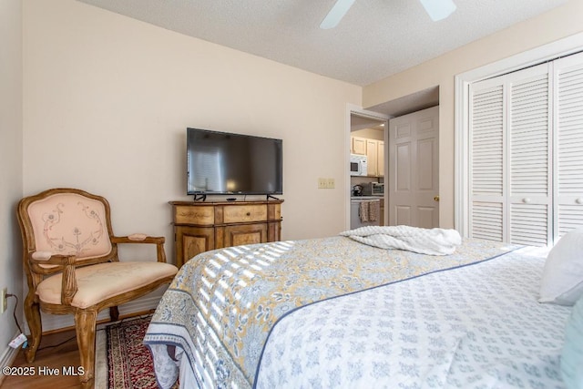 bedroom featuring a closet and ceiling fan