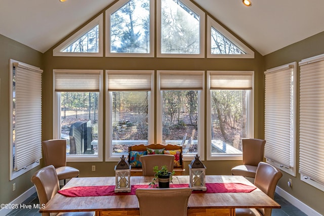 sunroom with vaulted ceiling