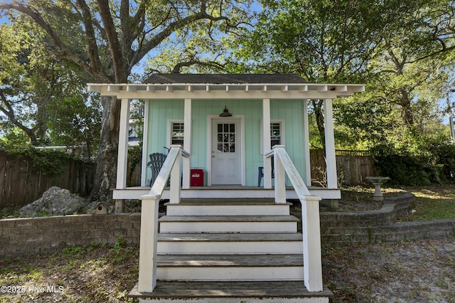 view of front of property