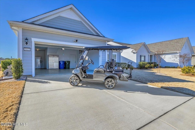 view of front facade featuring a garage