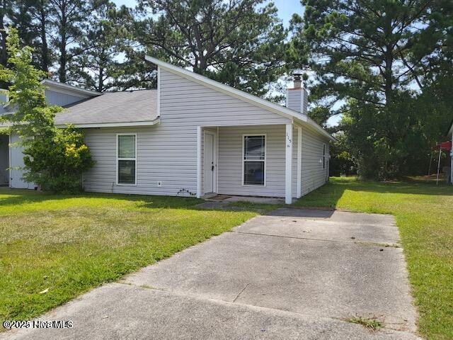 view of front of house with a front yard