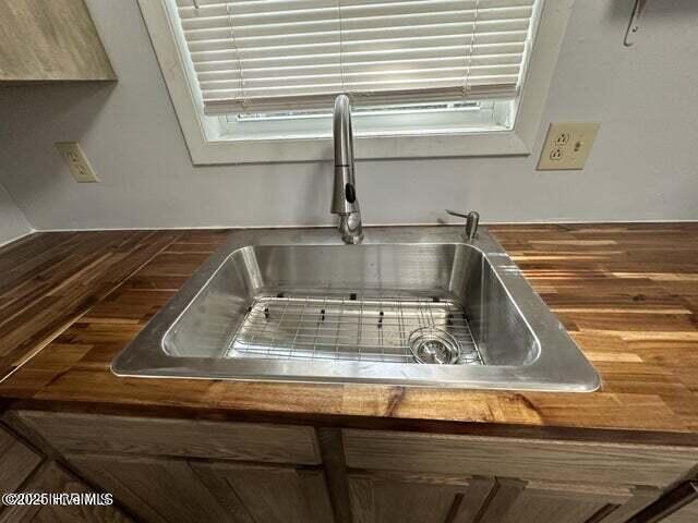 room details with sink