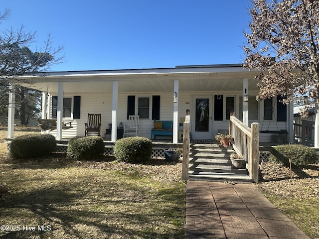 view of front of home featuring a porch