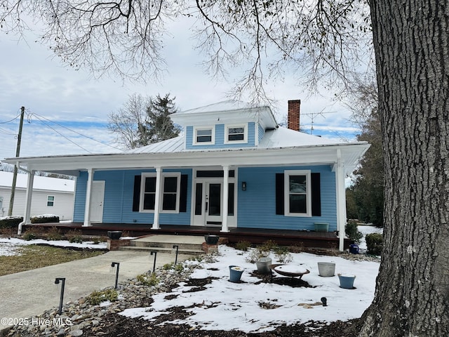 bungalow featuring a porch