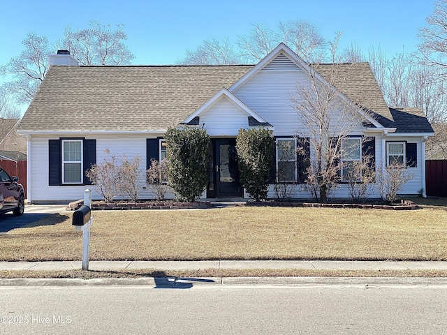 view of front facade featuring a front yard