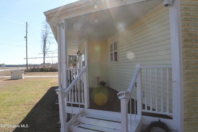 exterior space featuring a lawn