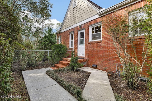 2817 Park Ave, Wilmington, NC 28403 - entrance to property with fence and brick siding