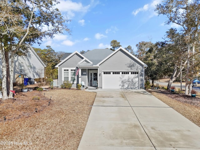 view of front facade featuring a garage and driveway