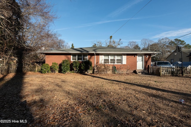 view of front of house featuring a front yard