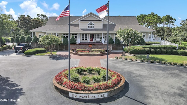 view of front of home with covered porch