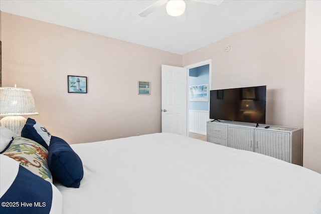 bedroom featuring ceiling fan