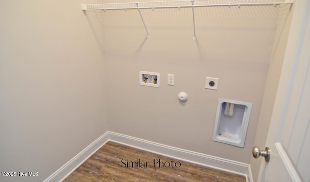 washroom with washer hookup, hookup for a gas dryer, hookup for an electric dryer, and hardwood / wood-style flooring