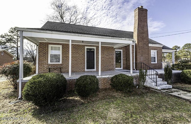 bungalow-style house with covered porch