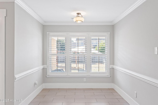 empty room with crown molding