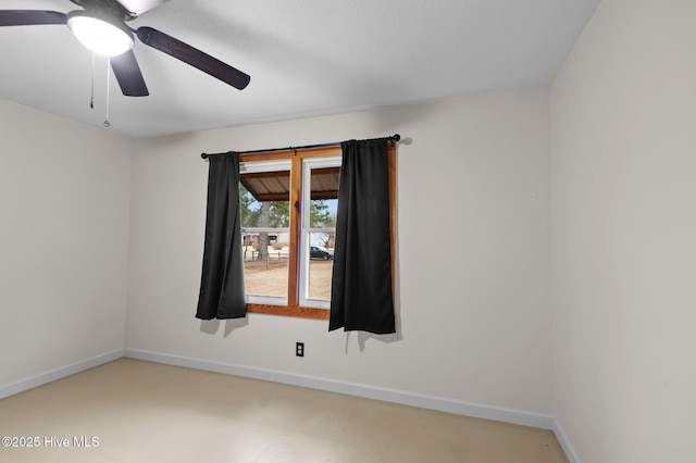 empty room with ceiling fan