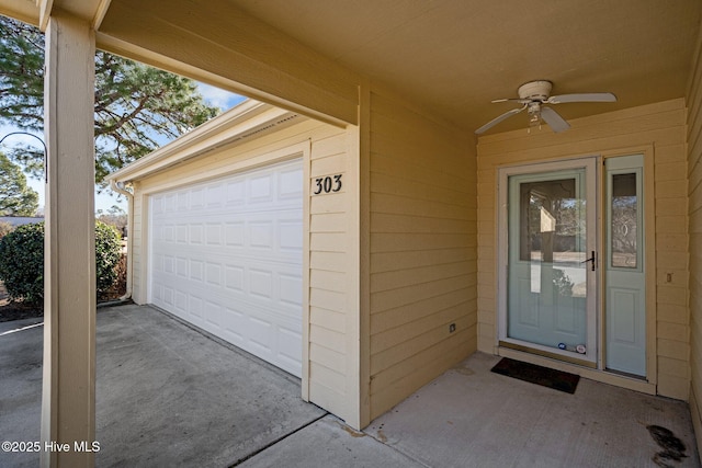 property entrance with ceiling fan