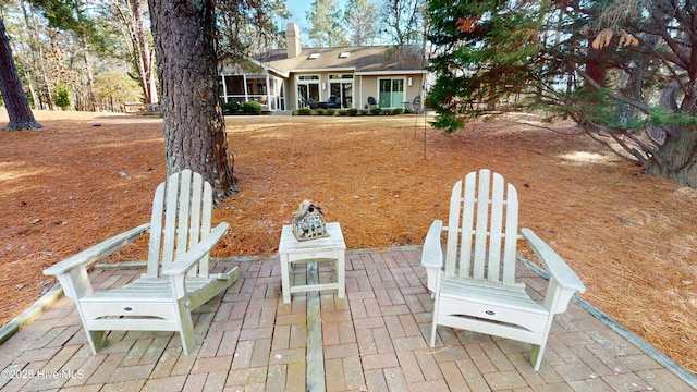 view of yard featuring a patio area