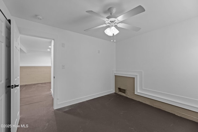 empty room with ceiling fan