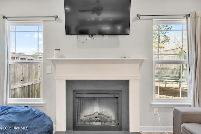 room details featuring ceiling fan