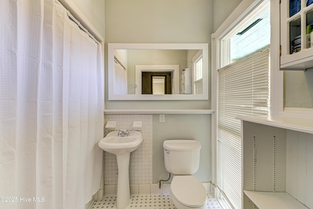 bathroom featuring toilet