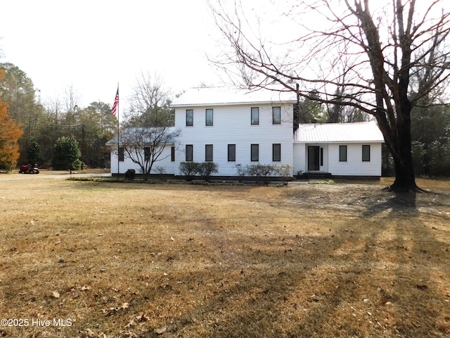 view of front of house featuring a front yard