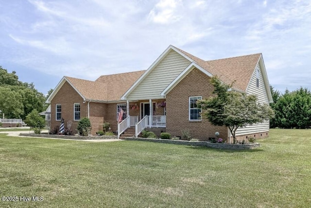 view of front of home featuring a front lawn