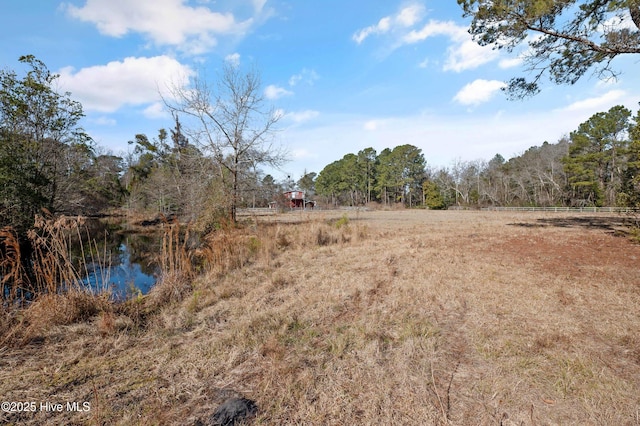 view of yard featuring a water view