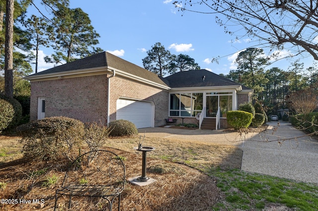 view of front facade featuring a garage