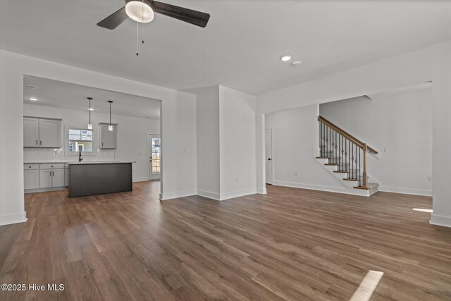 spare room featuring vaulted ceiling