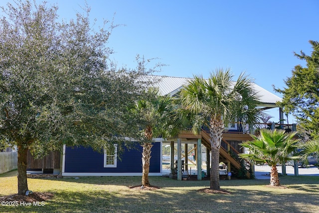 view of front of house with a front yard