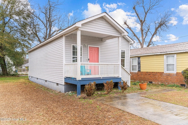 view of front of property with covered porch