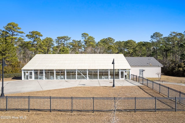 view of front of property