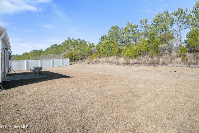 view of yard featuring fence