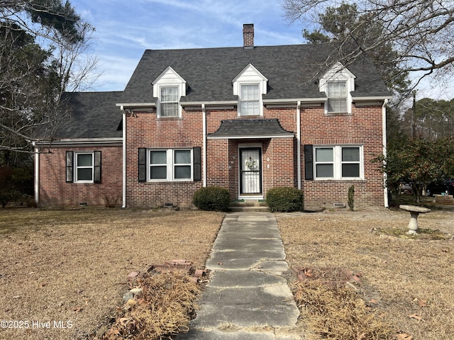 view of front of property featuring a front yard