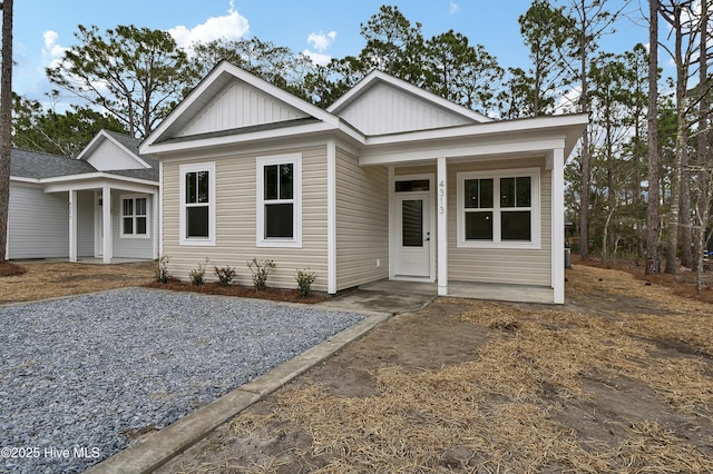 view of front of house featuring a porch