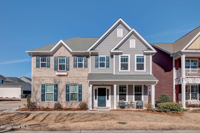 view of front facade featuring a front lawn