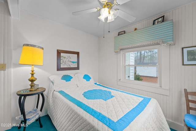 bedroom featuring ceiling fan