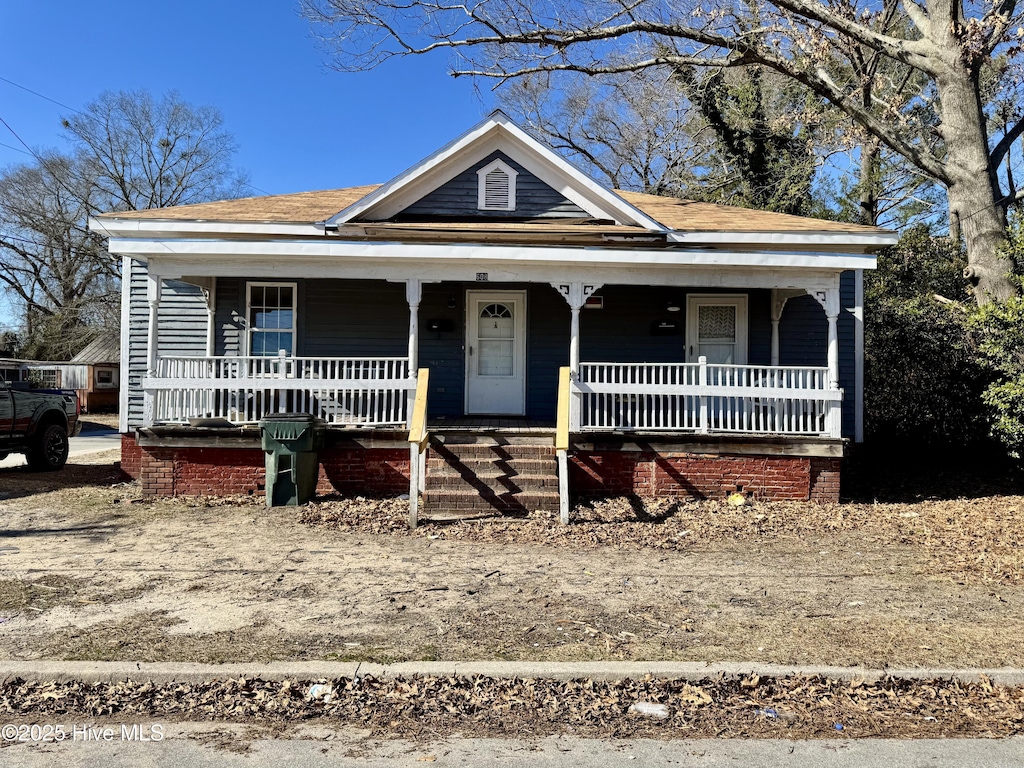 view of front facade featuring a porch