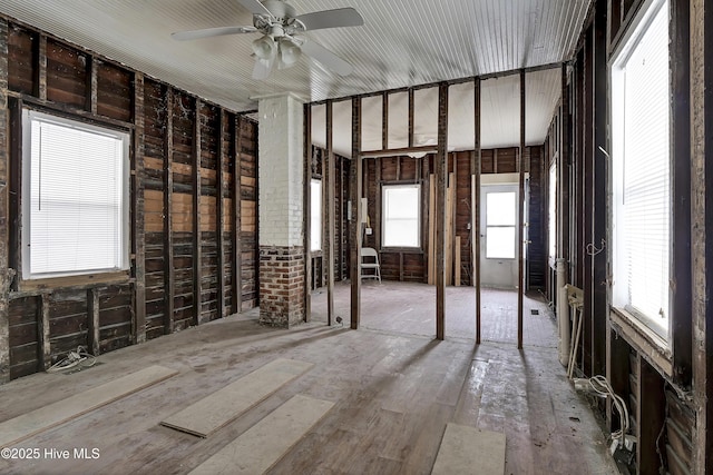 miscellaneous room with ceiling fan