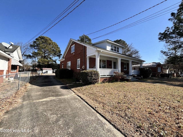 view of front of property with covered porch